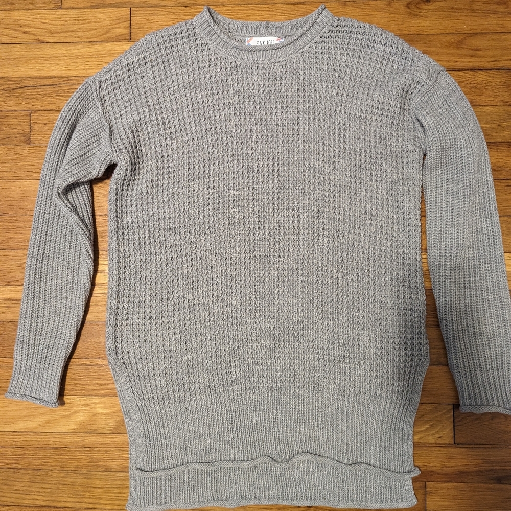 Gray Pink Rose oversized tunic sweater, size Small